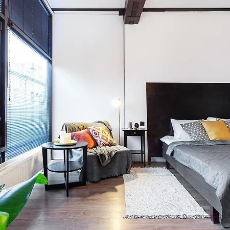 Central Station By Houseys Couette-café Kaunas